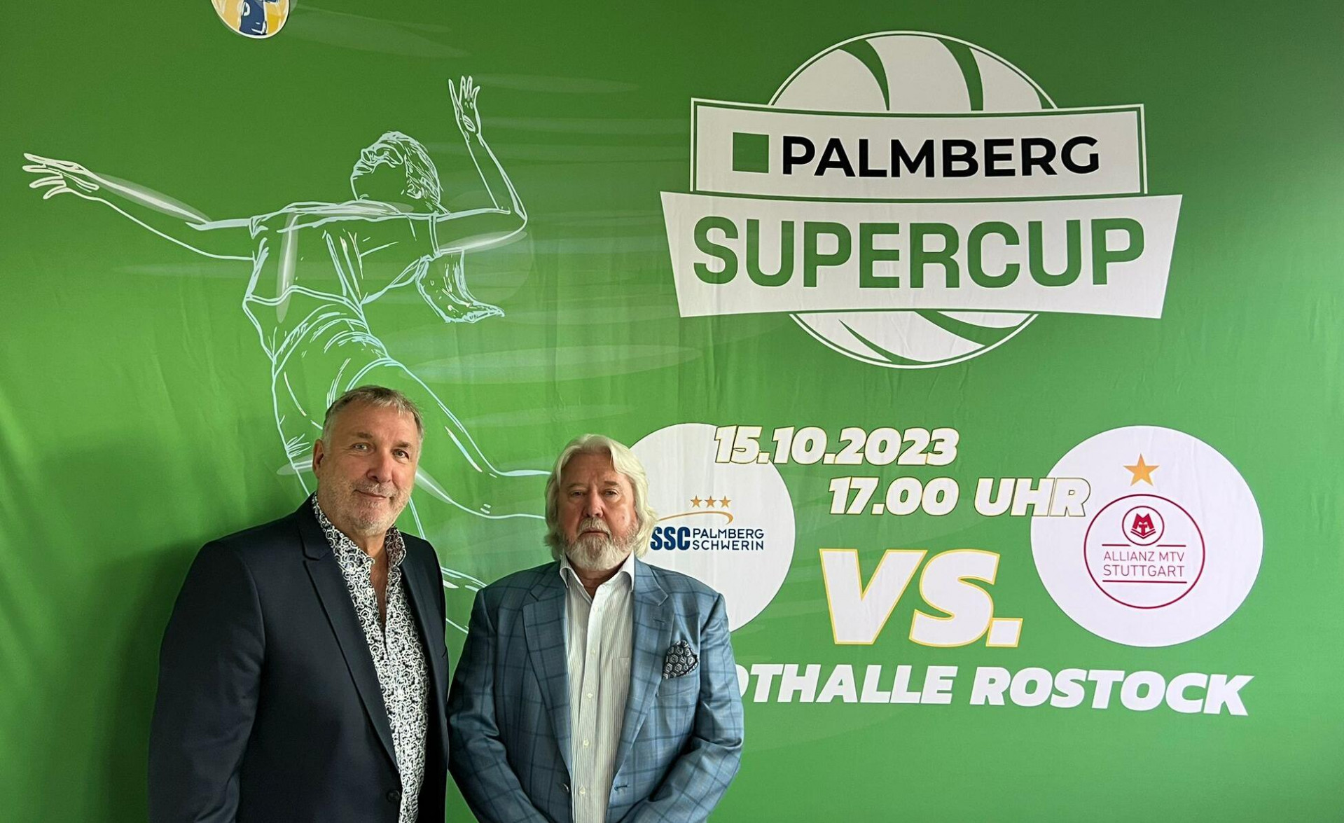 SSC-Geschäftsführer Michael Evers und Uwe Blaumann, Geschäftsführer von PALMBERG (v.l.n.r.), bei der Bekanntgabe des Namensrechts des diesjährigen Supercups. (Foto: SSC Palmberg Schwerin)